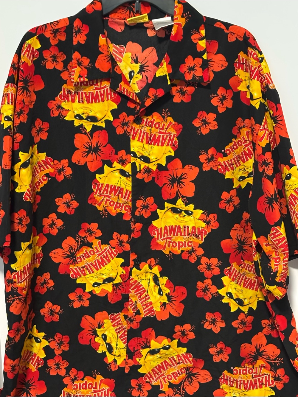 Hawaiian Tropic Black Floral Short-Sleeve Casual Button-Down Shirt